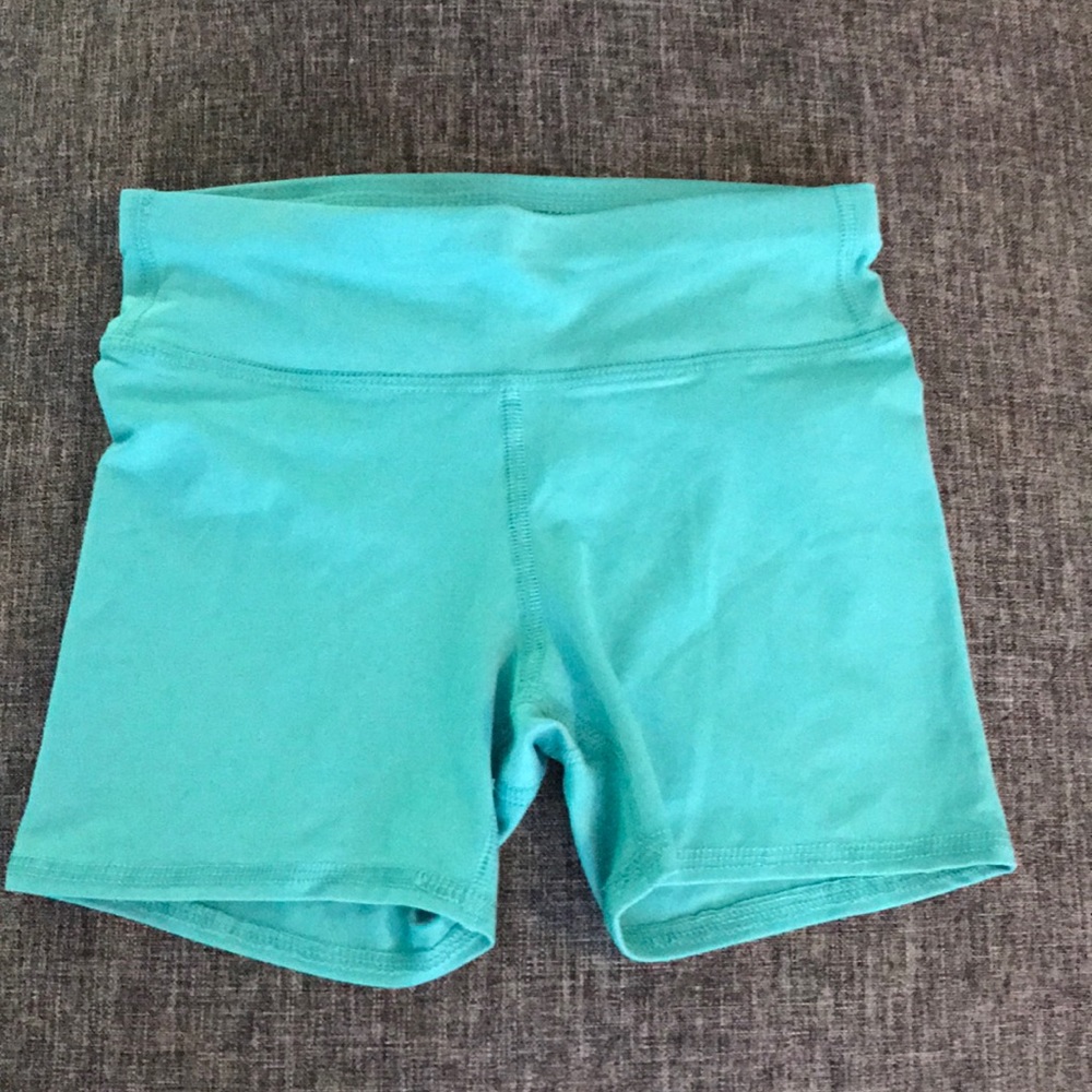 Girls medium blue all in motion shorts 🩳